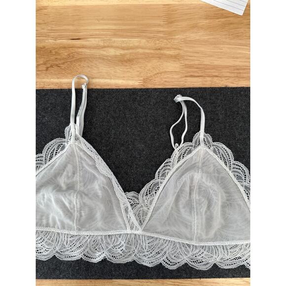 Aritizia Talula Renfrew Lace Bralette, Gray, Size L, Like New Condition - Picture 3 of 6